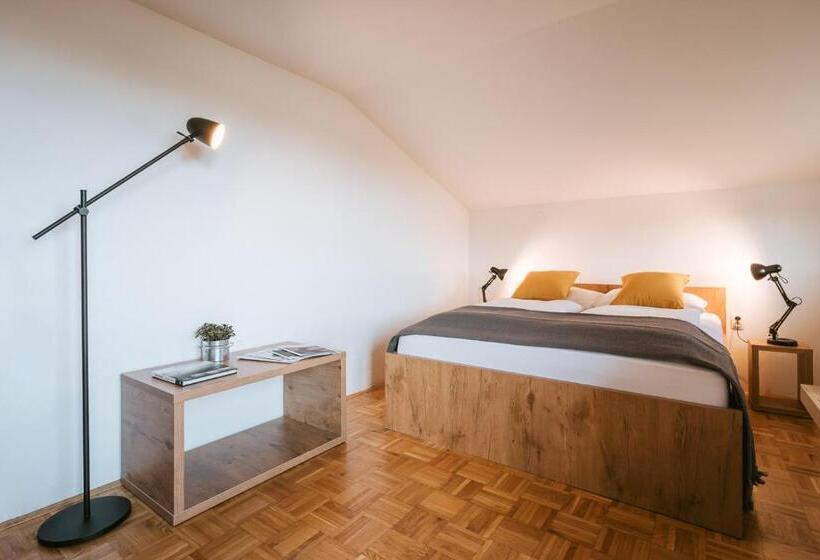 سوییت خانوادگی, Bistro & Rooms Pri Karlu   Ex Hiša Budja