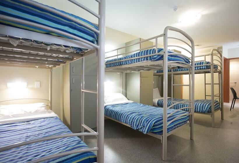 Кровать в Многоместном Номере с Общей Ванной, Yha Brisbane City