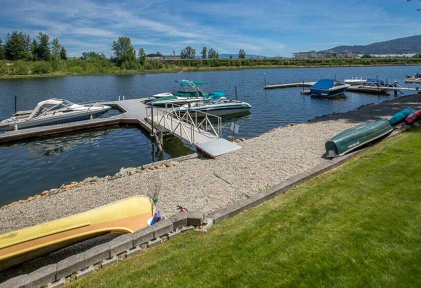 Апартаменты 2 Спальни, Driftwood Waterfront Gem