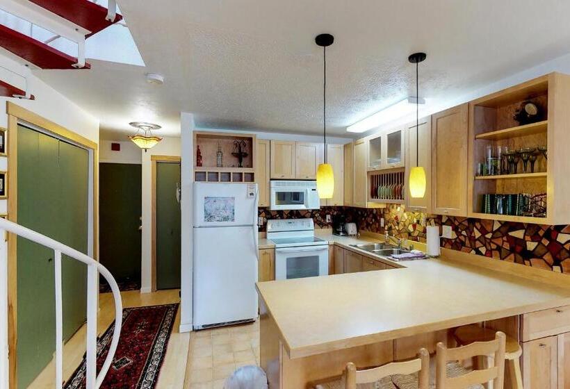 Апартаменты 2 Спальни, Cozy Crystal Mountain Condo