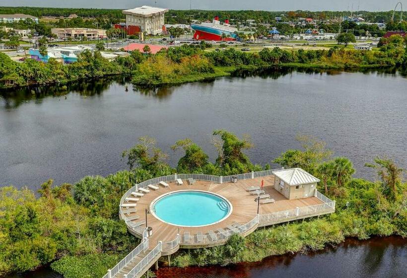 דירת חדר, Laketown Wharf 135