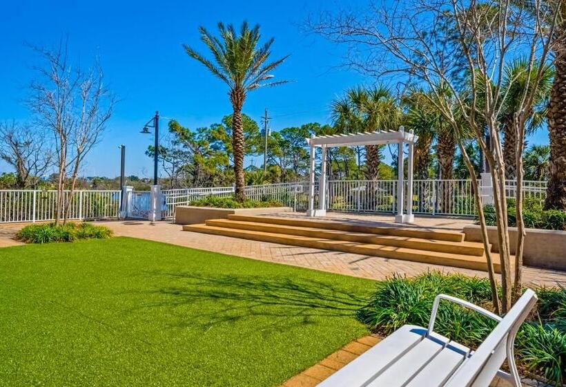 דירת חדר, Laketown Wharf 135