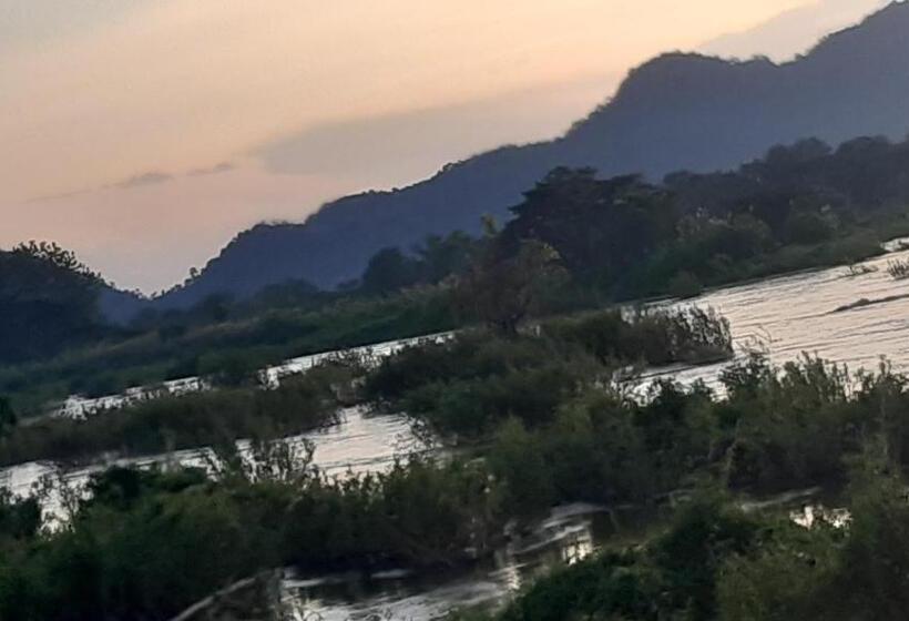 Номер Стандарт Трехместный, Sompong Sunset View Guest House