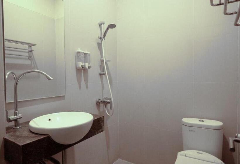 Номер Deluxe, Pineapple Mansion Solo Mitra Reddoorz Near Rs Jih Solo