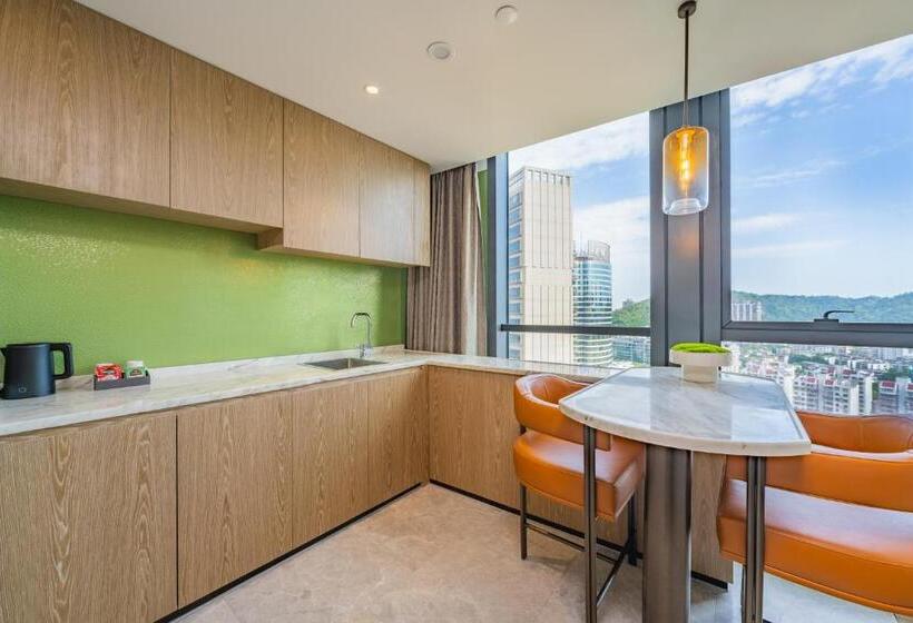 Номер Премиум, Holiday Inn Zhuhai City Center, An Ihg