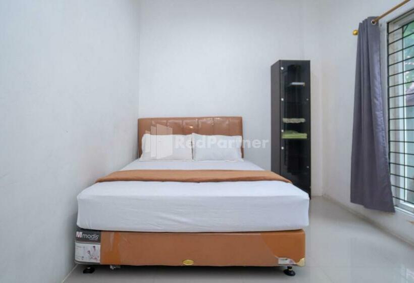 Номер Economy, Reddoorz At Wisma Nabila Syariah Near Masjid Raya Baiturrahman Banda Aceh