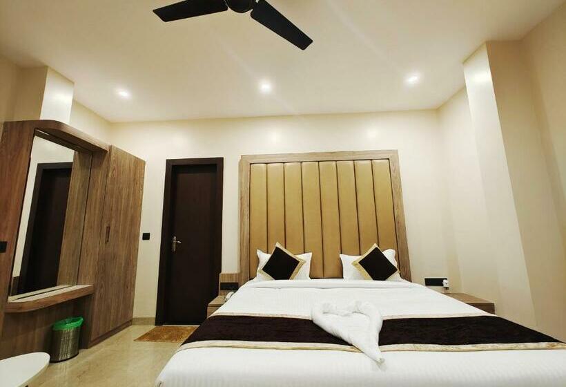 Номер Deluxe, Radha Residency