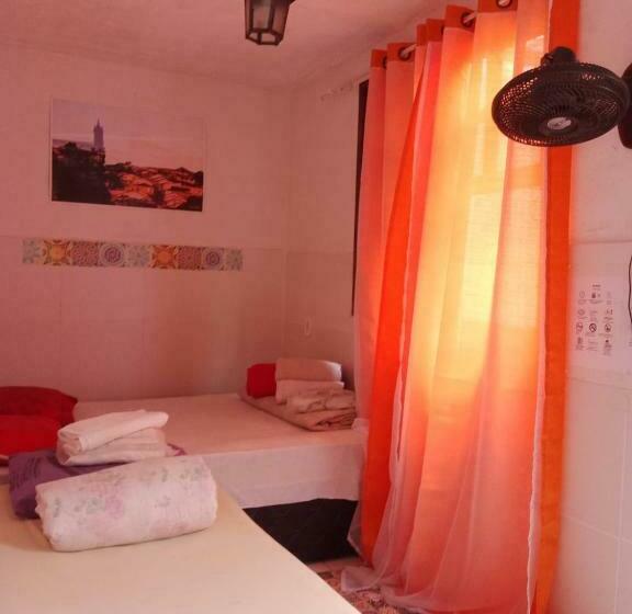 Cameră Economică, Hostel Uai
