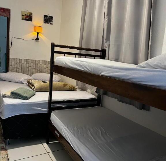Cameră Familiară, Hostel Uai