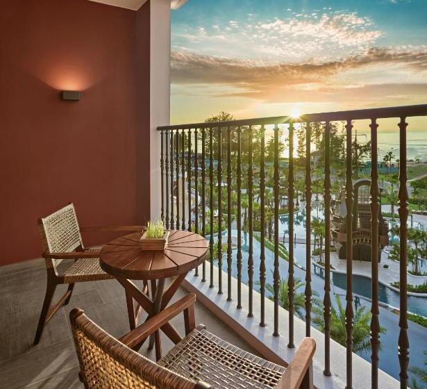 اتاق اجرایی با تخت بزرگ, Movenpick Resort Phan Thiet