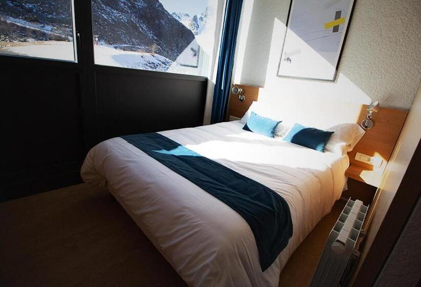 Номер Стандарт Вид на Горы, Auberge De Piau
