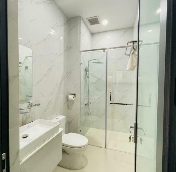 اتاق استاندارد با تخت بزرگ, Khách Sạn Sớm Phú Quý 2   Phan Rang