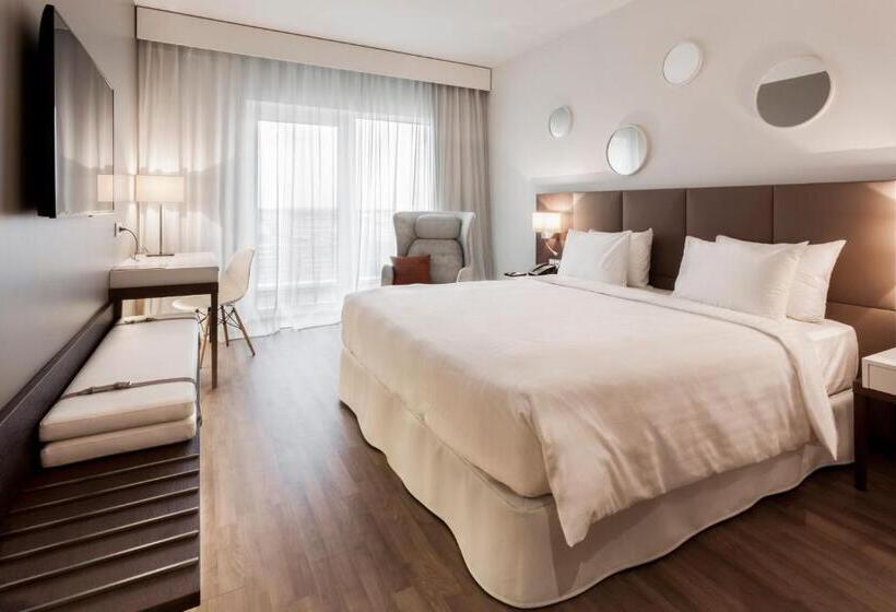 Номер Superior Кровать Кинг, Ac Hotel By Marriott Paris Le Bourget Airport