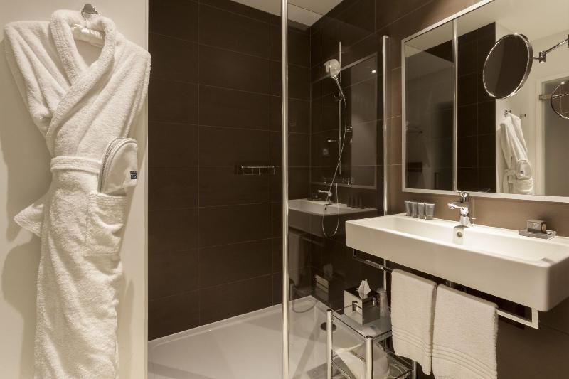 キングサイズベッドのスーペリアルーム, Ac Hotel By Marriott Paris Le Bourget Airport