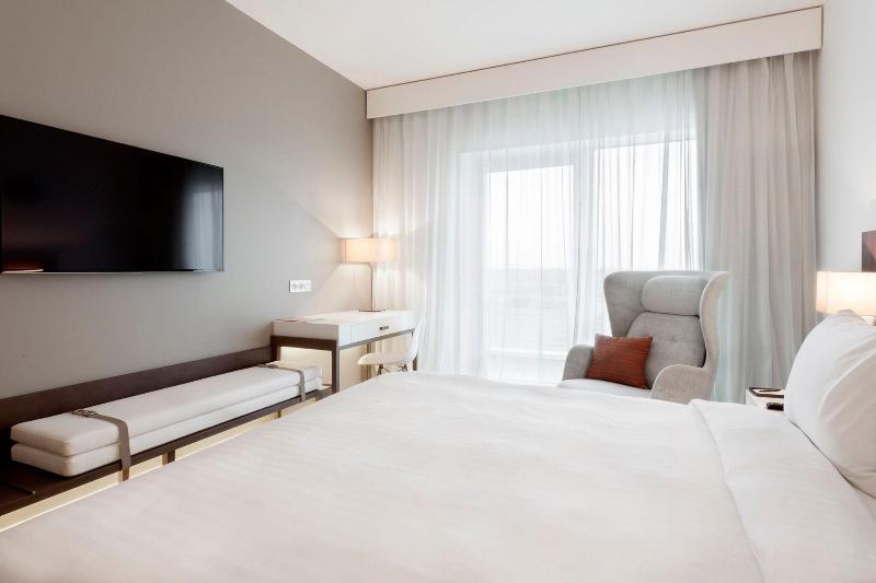 キングサイズベッドのスーペリアルーム, Ac Hotel By Marriott Paris Le Bourget Airport