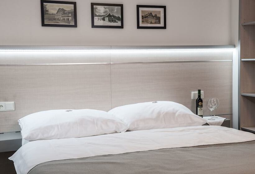 标准三人间, Horský Hotel Dobrá Chata