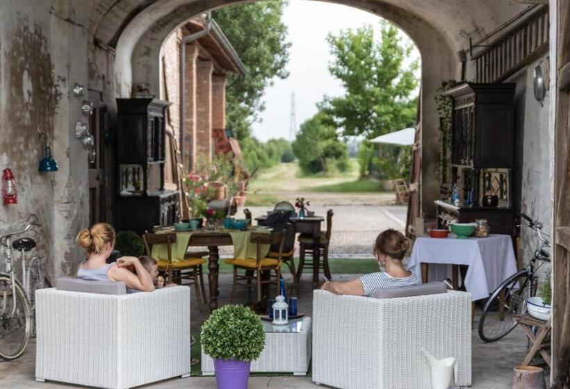Номер Стандарт Вид на Сад, B&b Antica Cascina