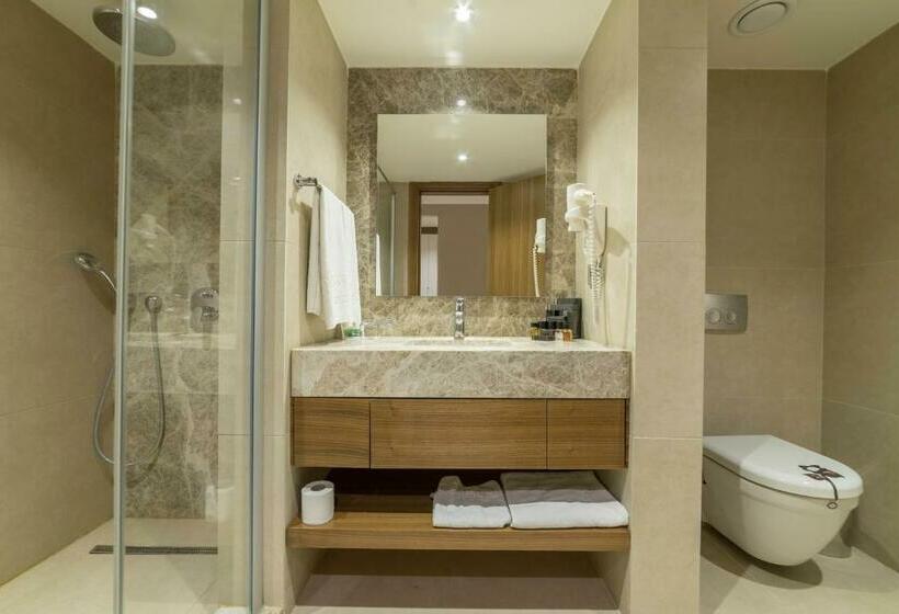 Полулюкс Interior, Ramada by Wyndham Resort Kusadasi