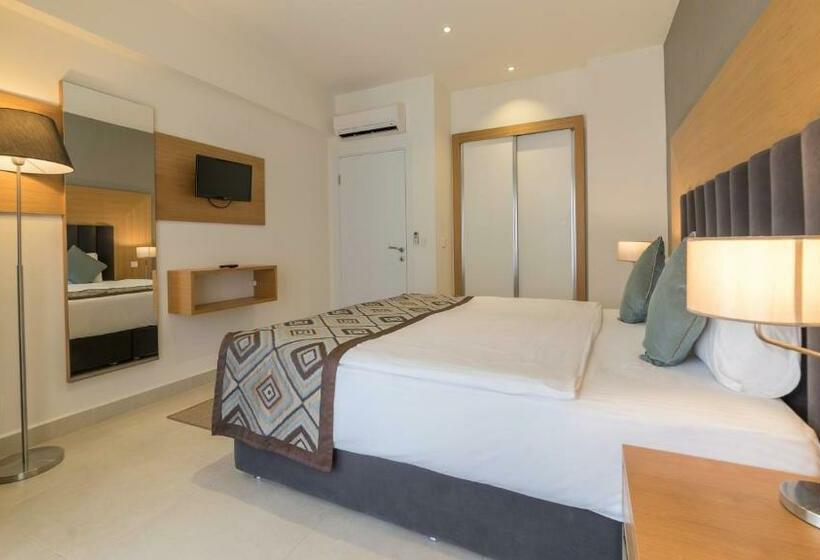 Полулюкс Interior, Ramada by Wyndham Resort Kusadasi