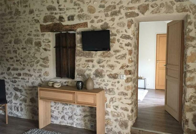 Номер Стандарт, La Grange Saint Martin