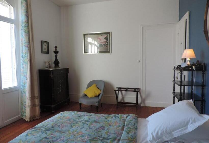 Номер Стандарт с Балконом, Chambres D Hôtes De La Bucaille