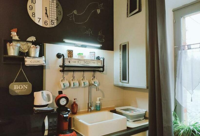 클래식 4인 룸, Chez Christy Chemin Des Dinots