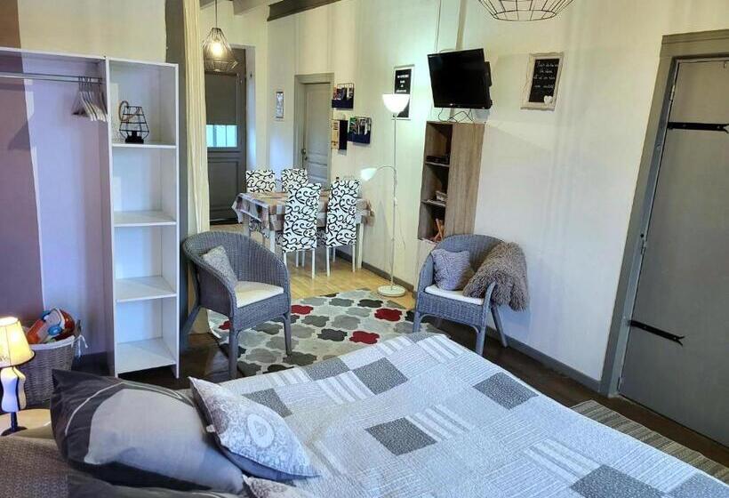 클래식 4인 룸, Chez Christy Chemin Des Dinots