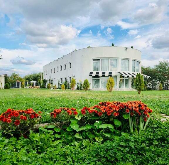 Номер Стандарт, Youness Wellness Clinic & Retreats