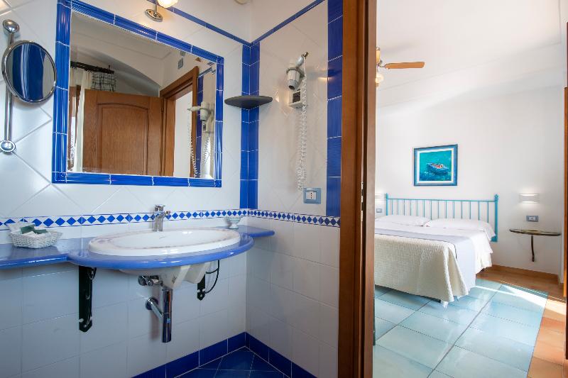 Номер Deluxe Вид на Море, Maresca Hotel Praiano