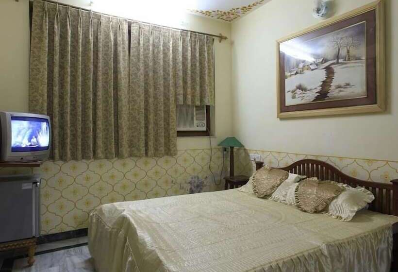 اتاق لوکس, Teerth Palace Pushkar