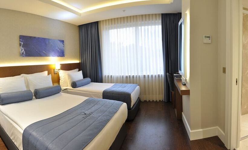 اتاق استاندارد سه نفره, Veyron Hotels & Spa