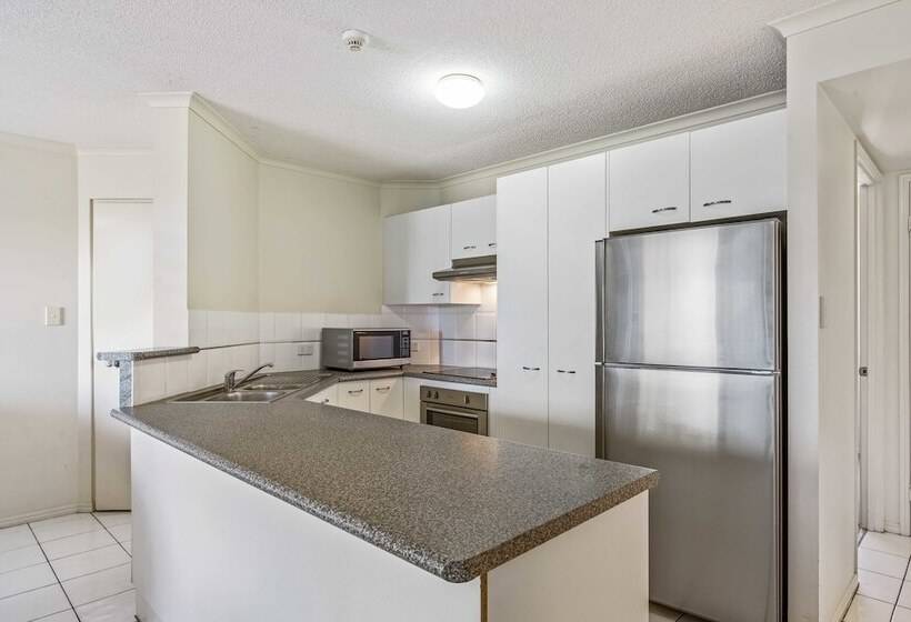 Апартаменты 3 Спальни, Reflections Holiday Apartments