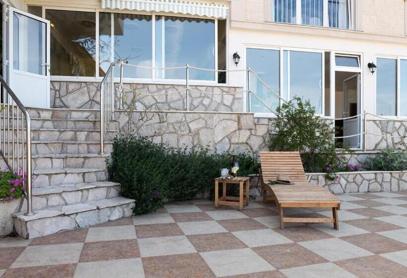 آپارتمان 1 خوابه با بالکن و چشم‌انداز دریا, Apartments Bell Memories