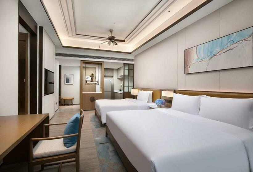 Люкс Вид на Горы, Holiday Inn & Suites Sanya Yalong Bay, An Ihg