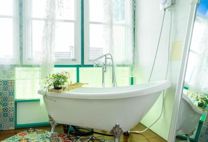 Номер Superior, Roomquest Baan Khun Phra The Iconic Residence