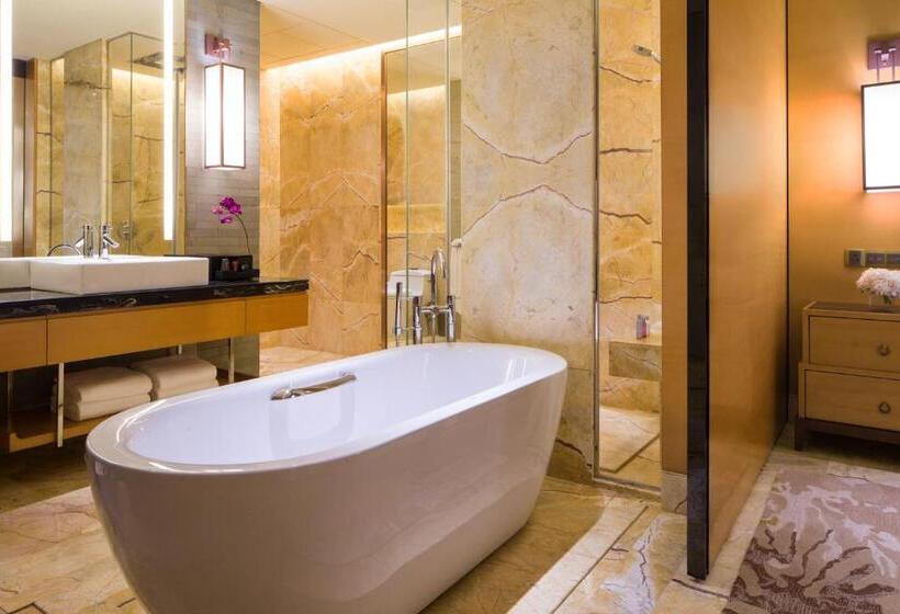 Номер Deluxe Вид на Море, Haikou Marriott