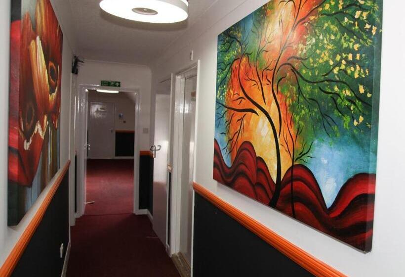 Семейный Номер, Heathrow Inn