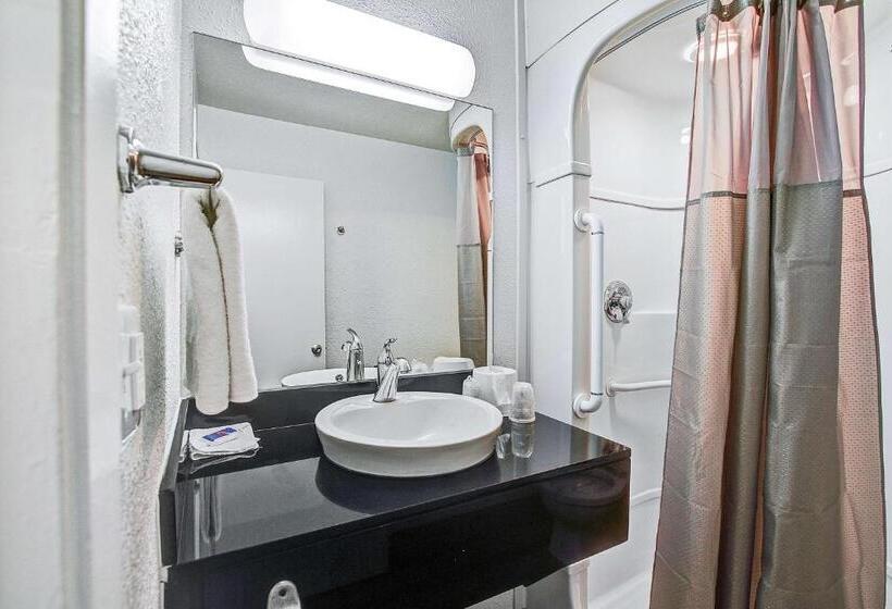 Четырехместный Номер Deluxe, Motel 6 Green Bay, Wi