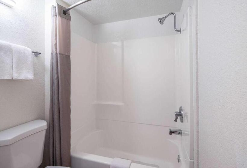 Четырехместный номер Премиум, Motel 6thousand Oaks, Ca