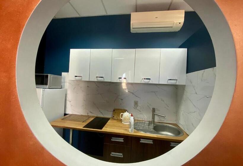 Студия Стандарт, Apartamenty I Pokoje „pod Jedynką”