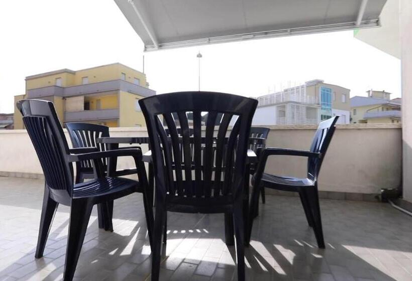 带1个卧室的带阳台的公寓, Residence La Pigna
