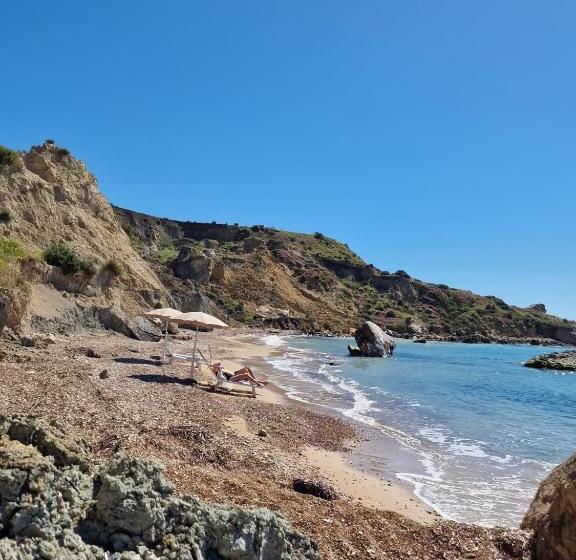 سوییت با چشم‌انداز دریا, Tendu  Punta Bianca Glamping Camp