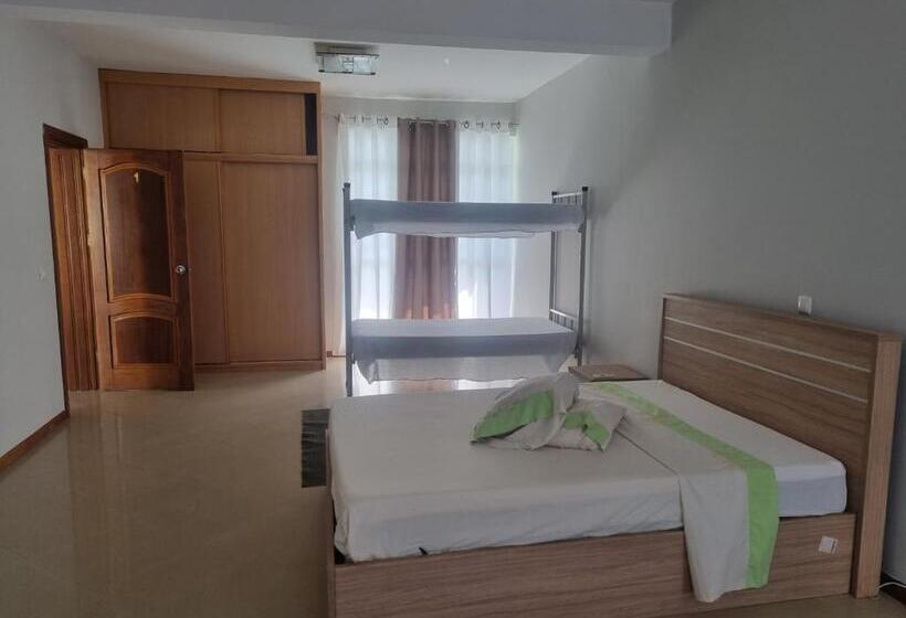 اتاق استاندارد سه نفره, Praia Guest House