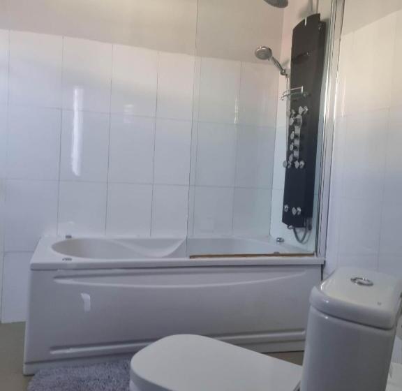 اتاق استاندارد سه نفره, Praia Guest House