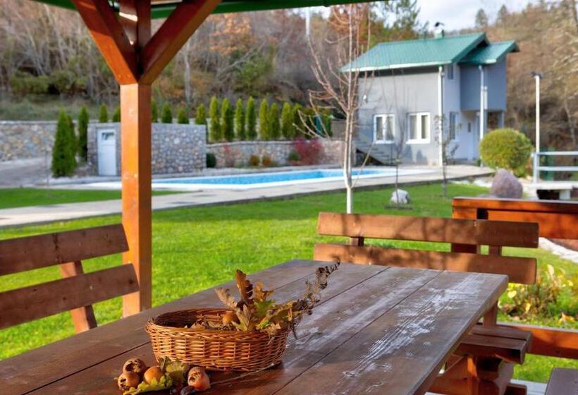 ویلای لوکس 1 خوابه, Forest Lodges
