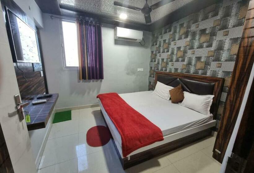 اتاق لوکس, Shanti Grand Inn