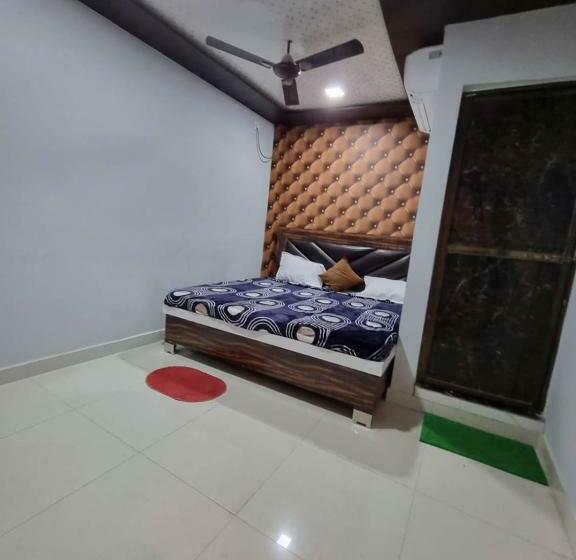 اتاق لوکس, Shanti Grand Inn