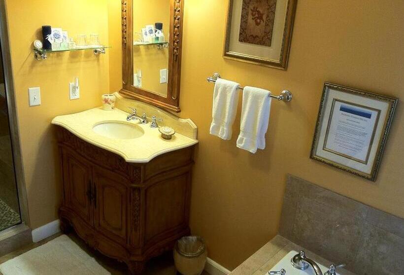 Люкс Повышенной Комфортности, Brookside Mountain Mist Inn B&b