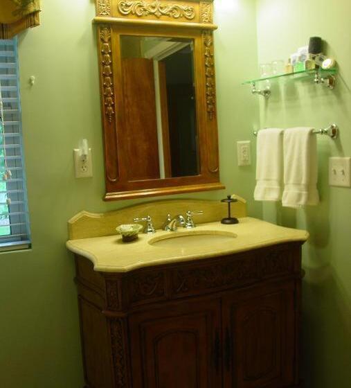 Люкс Deluxe Кровать Кинг, Brookside Mountain Mist Inn B&b