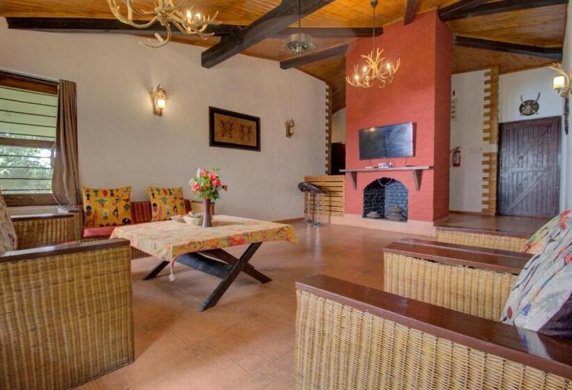 Вилла 4 Спальни, Anandvan Resort